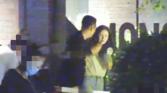 汪小菲爆料老张视频播放,揭秘背后真相  第1张